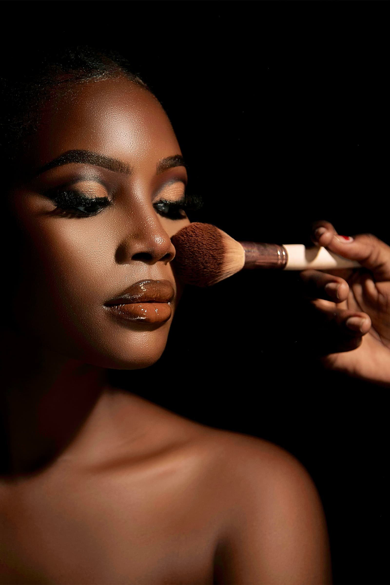 Técnicas de Maquillaje Profesional que Garantizan Durabilidad en Condiciones Extremas