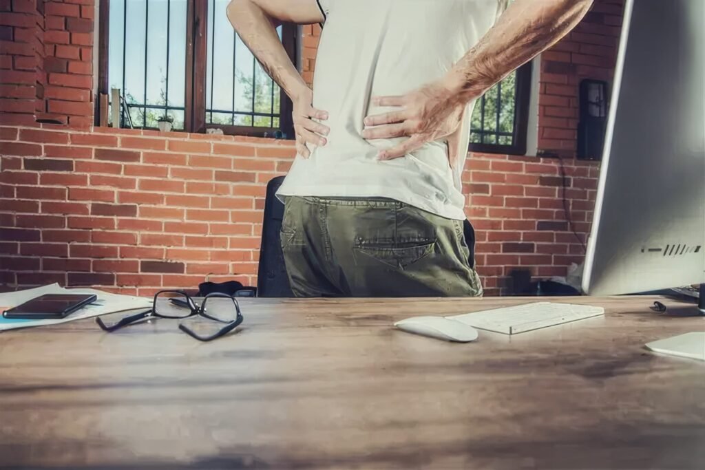 Dolor de espalda por trabajar sentado